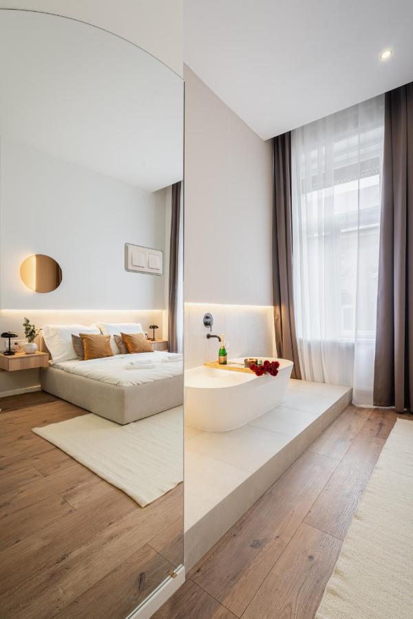 You Boutique Suites, Best Location By Bqa Budapest Exterior photo