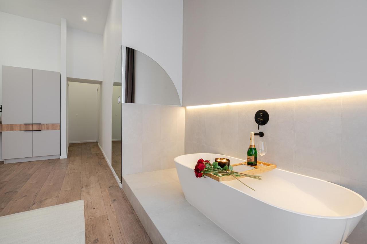 You Boutique Suites, Best Location By Bqa Budapest Exterior photo