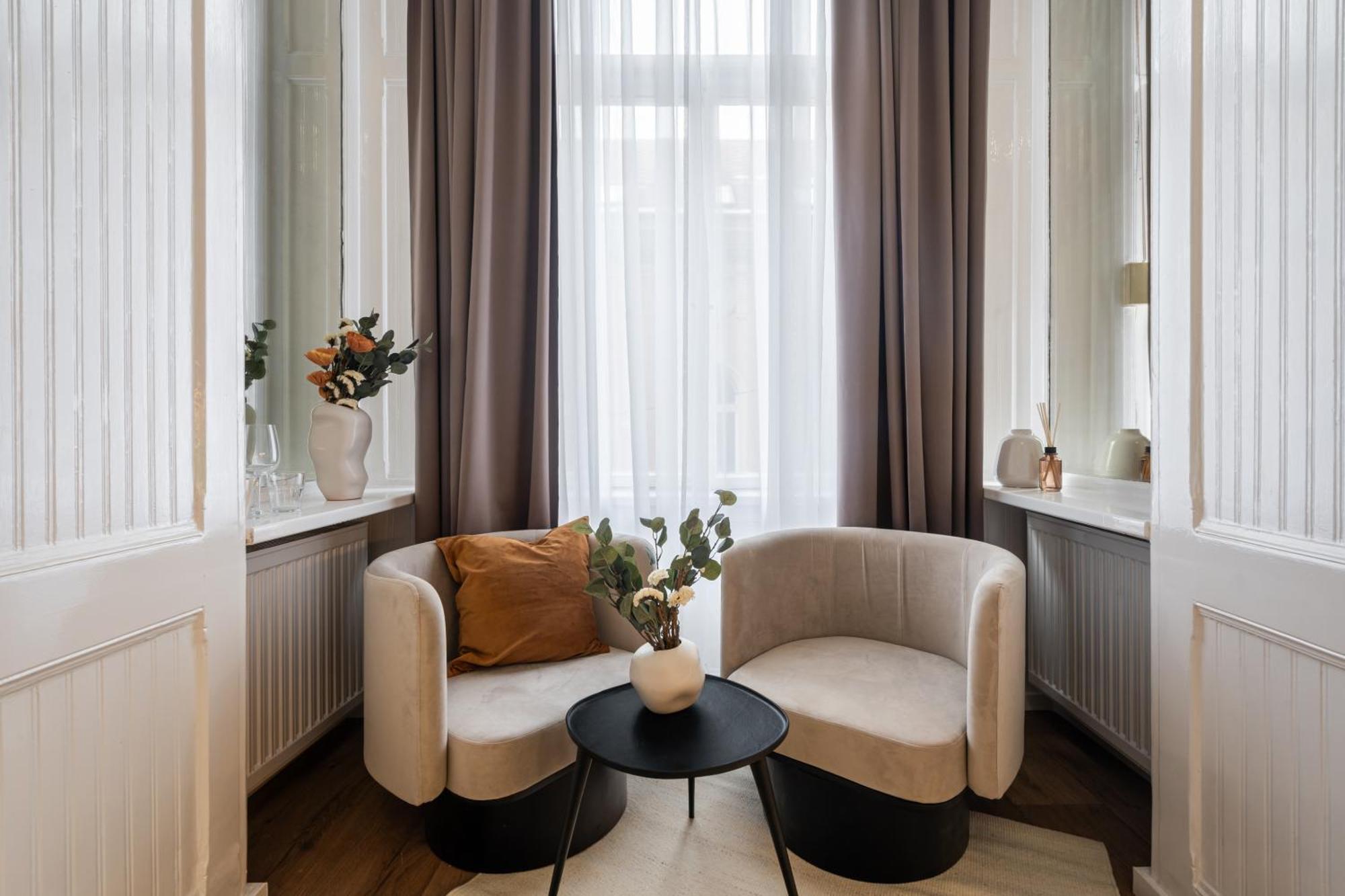 You Boutique Suites, Best Location By Bqa Budapest Exterior photo