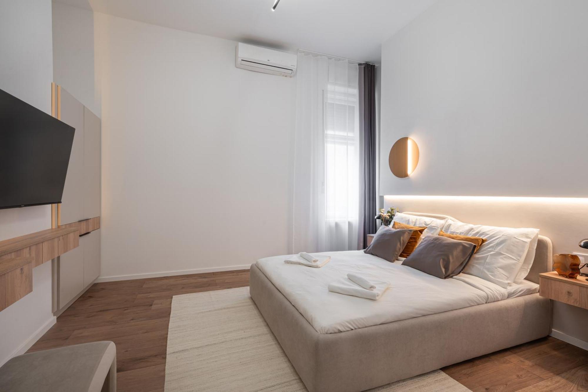 You Boutique Suites, Best Location By Bqa Budapest Exterior photo