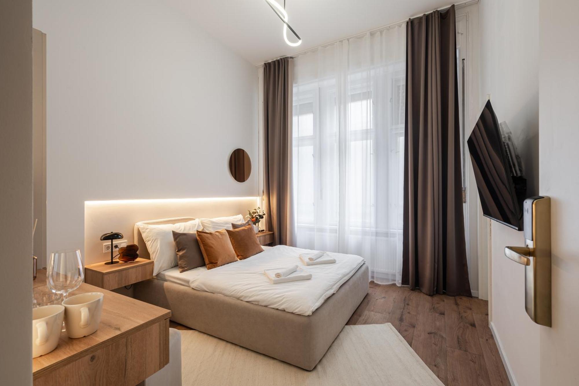 You Boutique Suites, Best Location By Bqa Budapest Exterior photo