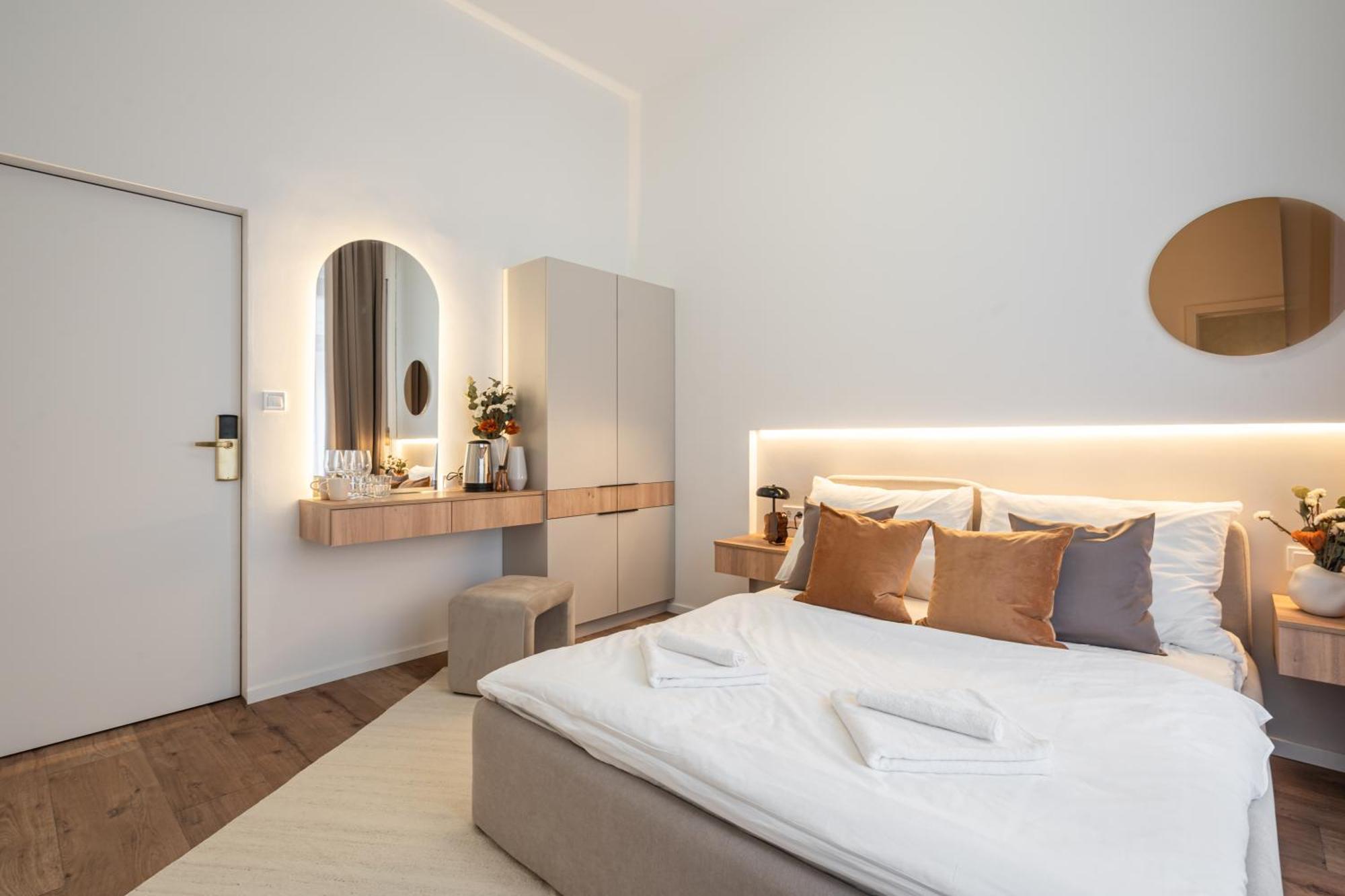 You Boutique Suites, Best Location By Bqa Budapest Exterior photo