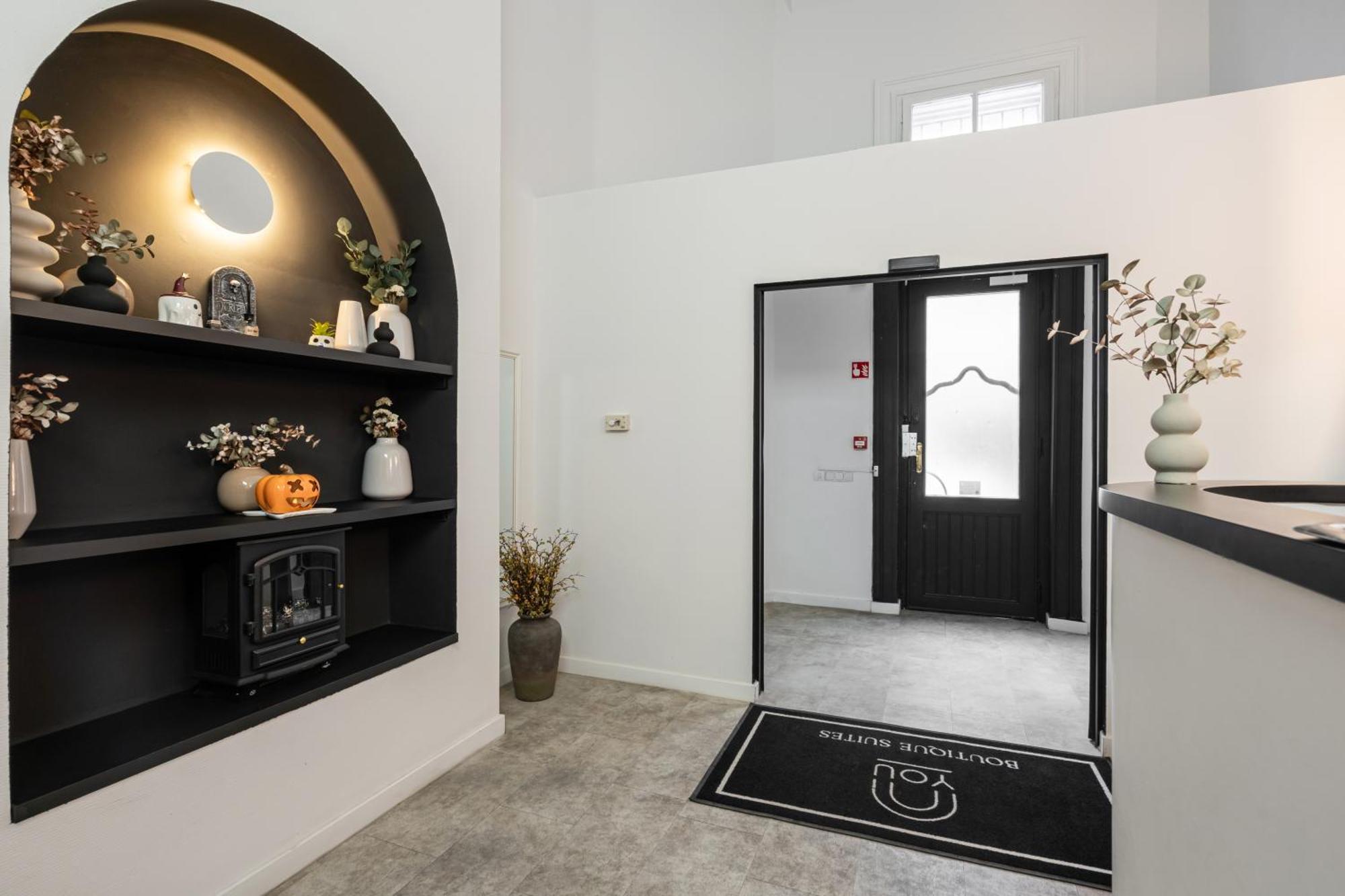 You Boutique Suites, Best Location By Bqa Budapest Exterior photo